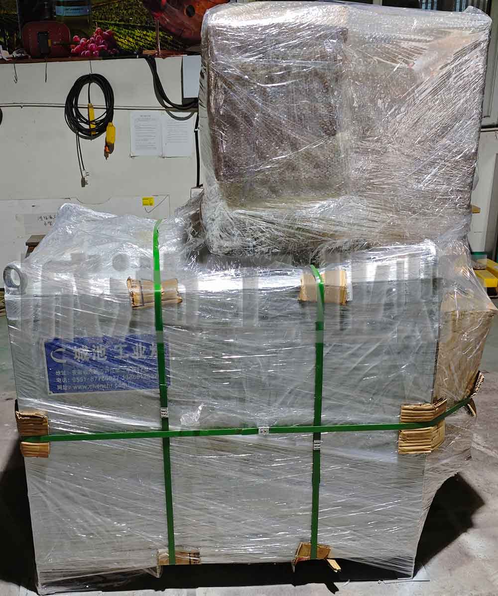 300℃高精度高温恒温油浴槽打包发货